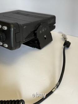 Radio mobile bidirectionnelle Motorola MCS2000 UHF (450-520 MHz) 250 canaux fonctionne