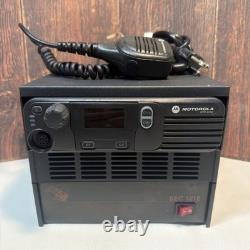 Radio mobile bidirectionnelle Motorola XPR 4350 avec alimentation SEC-1212 et microphone