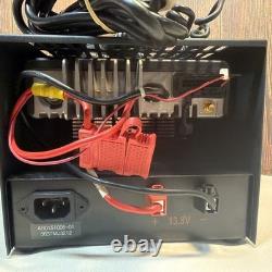 Radio mobile bidirectionnelle Motorola XPR 4350 avec alimentation SEC-1212 et microphone