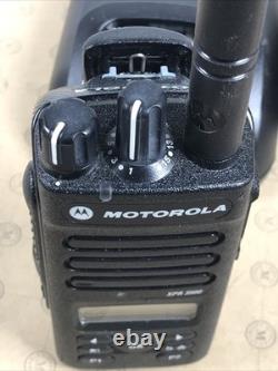 Radio numérique portable compacte Motorola XPR3500 noire 128 canaux bi-directionnelle