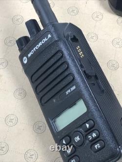 Radio numérique portable compacte Motorola XPR3500 noire 128 canaux bi-directionnelle