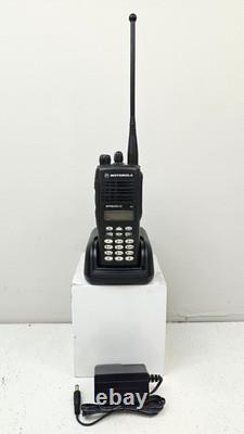 Radio portable Motorola MTX8250 LS 800 MHz à 16 canaux et 2 watts (kit complet)