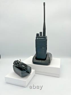 Radio portable Motorola XPR 3300 UHF MOTOTRBO BAT-CHG - Programmation gratuite
