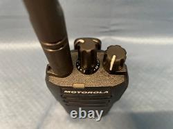 Radio portable bidirectionnelle UHF 400-480MHz IP55 Motorola MOTOTRBO R2 AAH11YDC9JA2AN