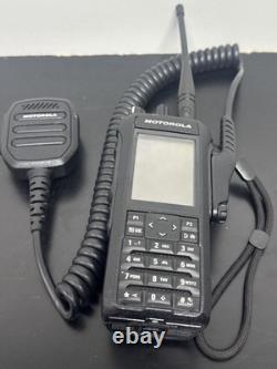 Radio portable numérique bidirectionnelle Motorola Mototrbo R7 AAH06UCN9RB1AN