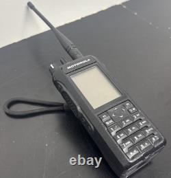 Radio portable numérique bidirectionnelle Motorola Mototrbo R7 AAH06UCN9RB1AN