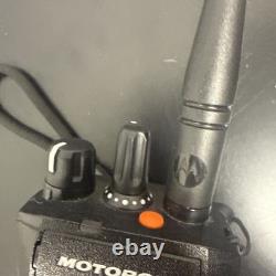 Radio portable numérique bidirectionnelle Motorola Mototrbo R7 AAH06UCN9RB1AN