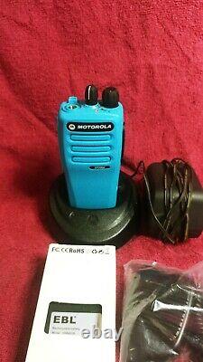 Rouge Ou Bleu Motorola Cp200d Uhf Full Analog And Digital Two-way Radio 403-470mhz