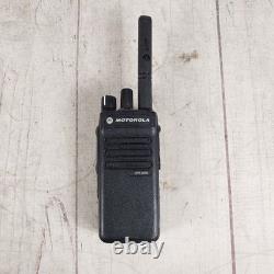 TESTÉ Motorola XPR 3300e UHF Radio bidirectionnelle numérique PMNN4491C Batterie 8958 926