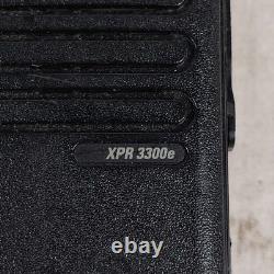 TESTÉ Motorola XPR 3300e UHF Radio bidirectionnelle numérique PMNN4491C Batterie 8958 926