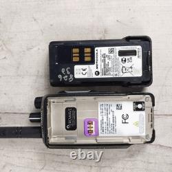 TESTÉ Motorola XPR 3300e UHF Radio bidirectionnelle numérique PMNN4491C Batterie 8958 926