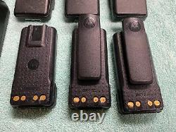 Trois (non Programmé) Motorola Xpr 7380 32 Channel Portable Two Way Radios