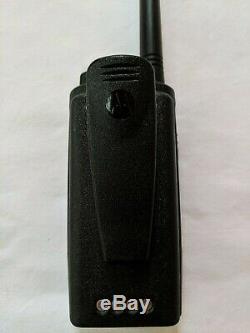 Utilisé Motorola Rdm2070d Walmart Vhf Radio Bidirectionnelle. 2 Watts / 7 Canaux