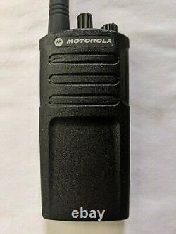 Utilisé Motorola Rmv2080 Vhf Deux Voies Radio 2 Watts 8 Canaux