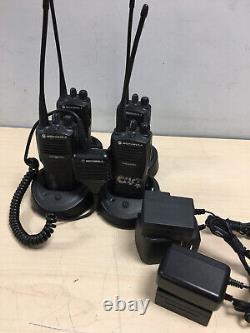 (X3) Motorola Radius CP200 Portable UHF Two Way Radio Walkie Talkie (TESTÉ)